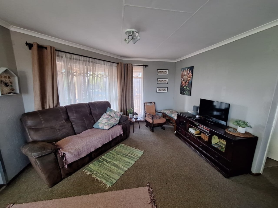 To Let 3 Bedroom Property for Rent in Vaalpark Free State